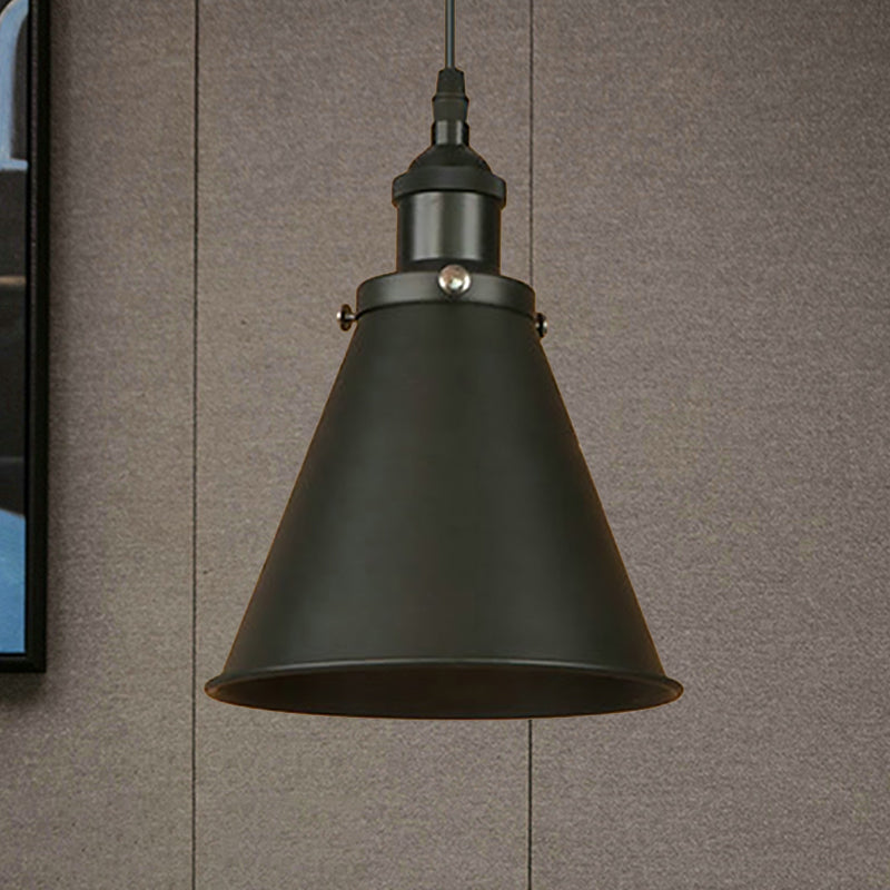 Lampe suspendue en forme de cône de style industriel - Fer noir/laiton, idéale pour l'éclairage de la salle à manger