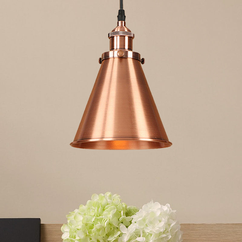 Lampe suspendue en forme de cône de style industriel - Fer noir/laiton, idéale pour l'éclairage de la salle à manger