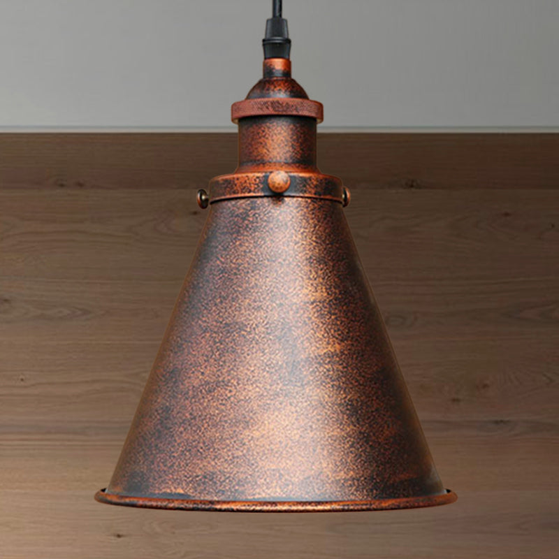 Lampe suspendue en forme de cône de style industriel - Fer noir/laiton, idéale pour l'éclairage de la salle à manger