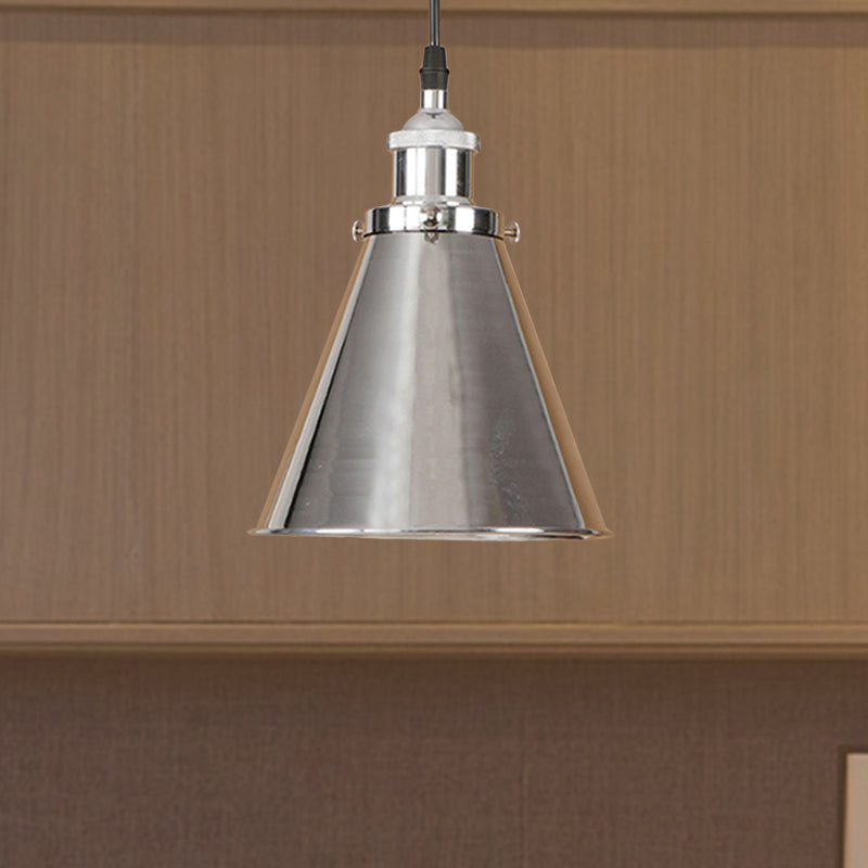 Lampe suspendue en forme de cône de style industriel - Fer noir/laiton, idéale pour l'éclairage de la salle à manger