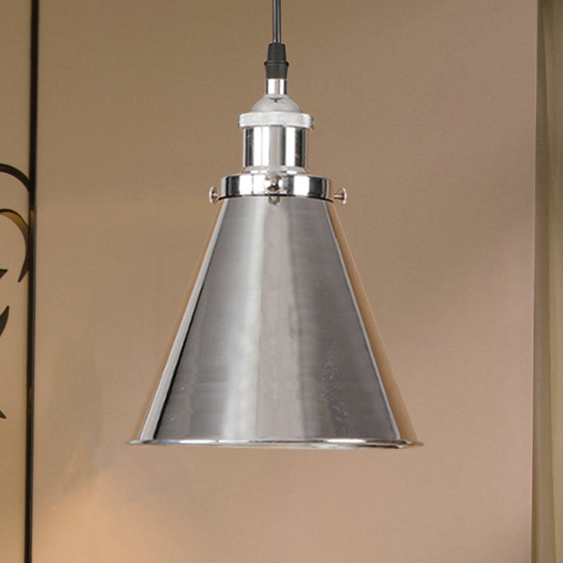 Lampe suspendue en forme de cône de style industriel - Fer noir/laiton, idéale pour l'éclairage de la salle à manger
