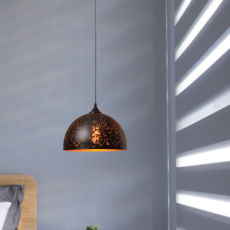 Suspension conique/bol antique noire avec motif en métal percé