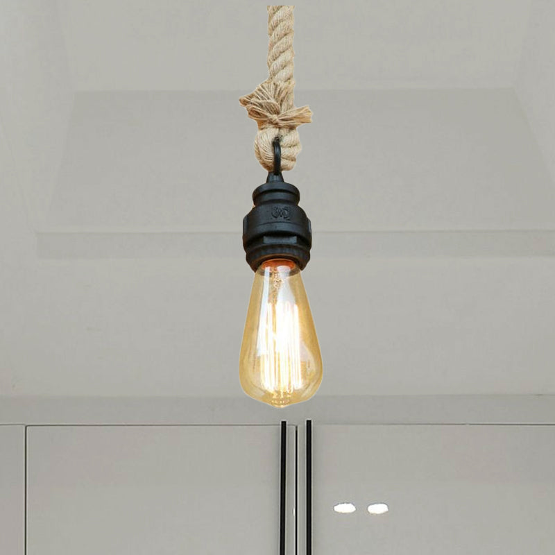 Suspension en métal noir et corde de style campagnard avec ampoule apparente