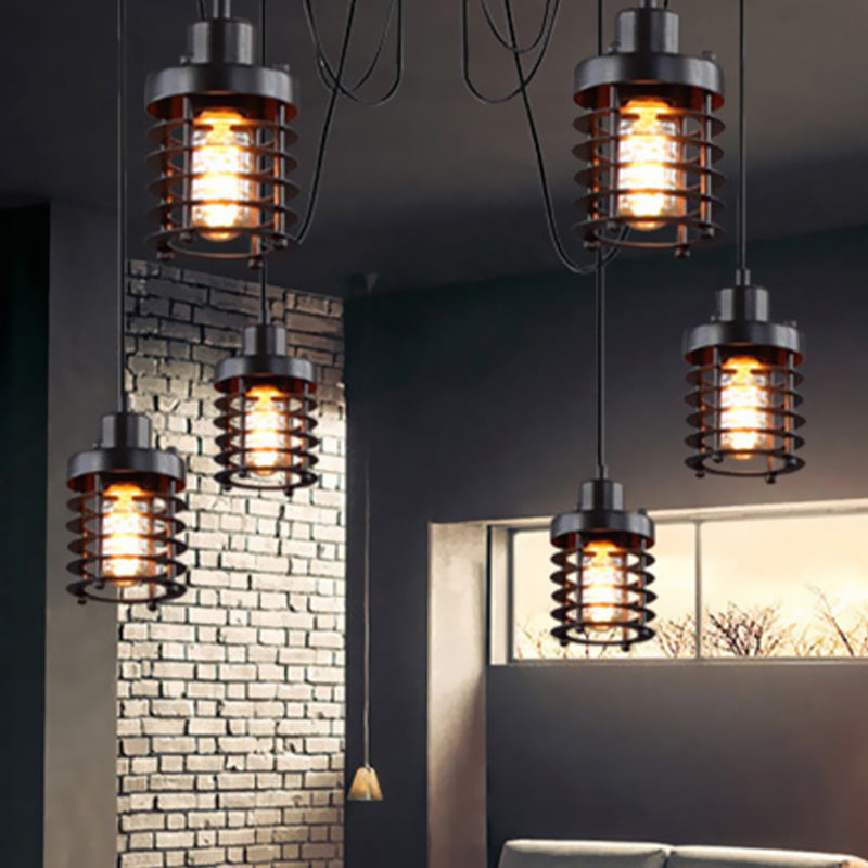 Plafonnier en fer noir à 6 lampes de style campagnard avec abat-jour cylindrique en forme de cage et motif araignée