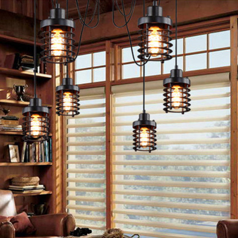 Plafonnier en fer noir à 6 lampes de style campagnard avec abat-jour cylindrique en forme de cage et motif araignée