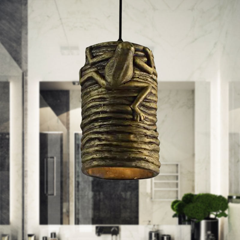 Suspension industrielle Frog Deco en laiton/noir/gris pour bars - Lampe en ciment et résine