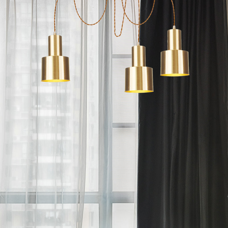 Suspension industrielle en métal avec finition dorée - Plafonnier tubulaire pour salon (2/3/4 lampes)