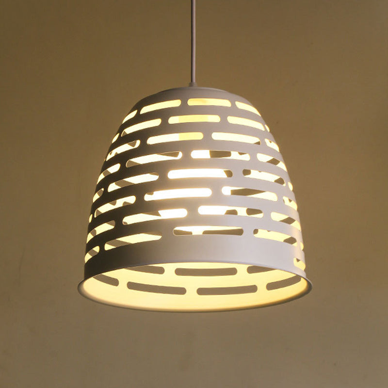 Kit de suspension simple blanche avec abat-jour en fer sculpté - Idéal pour les restaurants