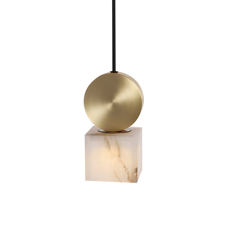 Lampe à suspension post-moderne en marbre blanc avec dessus doré et 1 tête