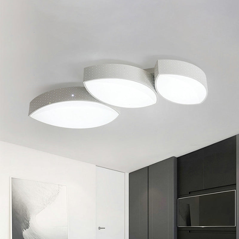 Minimalist 3-Leaf LED Ceiling Flush Lamp in White - Metal Living Room Fixture
