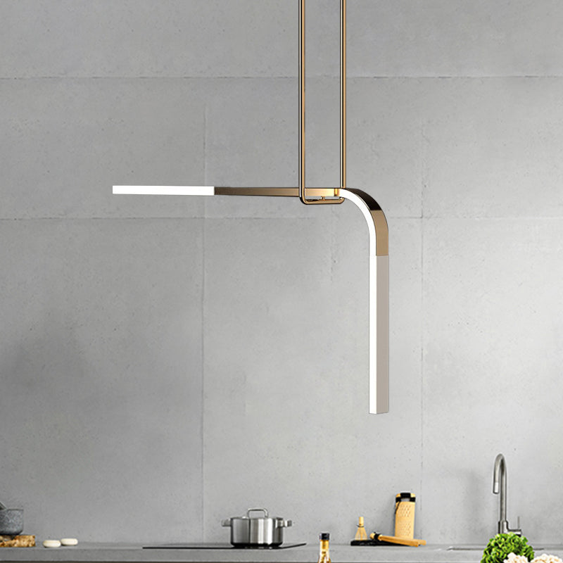 Lampe suspendue LED minimaliste en laiton pour table à manger avec courbure métallique