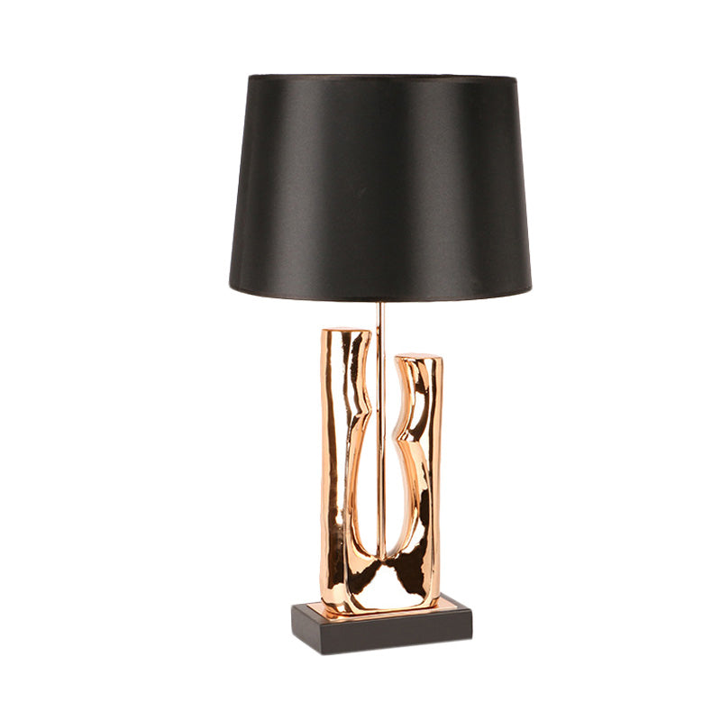 Contemporary 1-Head Black Barrel Fabric Table Light Creative Desk Lamp For Bedroom