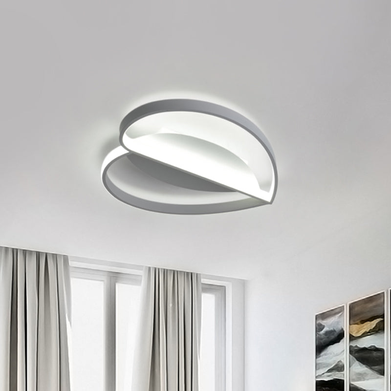 Heart-Shaped LED Flush Mount Light for Bedroom - 19"/21" Wide