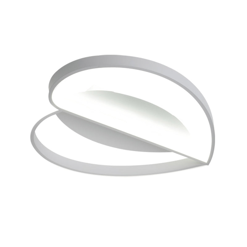 Heart-Shaped LED Flush Mount Light for Bedroom - 19"/21" Wide
