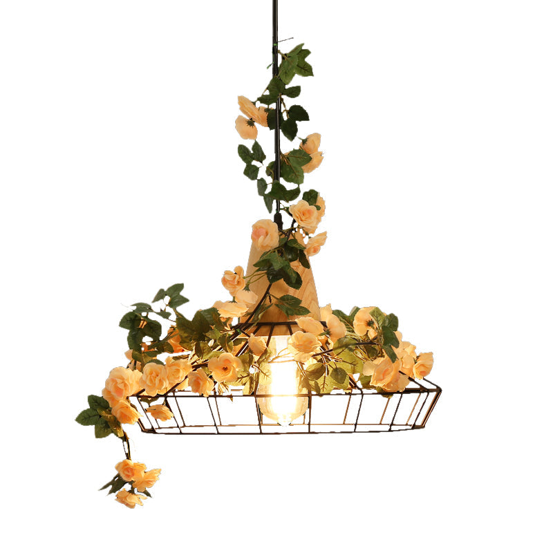 Suspension moderne en fer noir avec pot de fleurs suspendu, idéale pour les restaurants et les décorations d'inspiration agricole