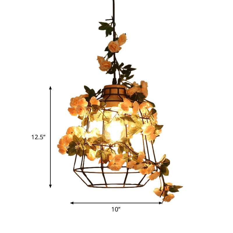Suspension moderne en fer noir avec pot de fleurs suspendu, idéale pour les restaurants et les décorations d'inspiration agricole