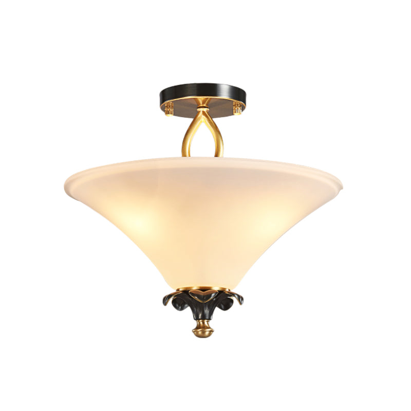 Lampe semi-encastrée en verre blanc en forme de corne - Style campagnard avec 3 lumières pour plafond de chambre en laiton