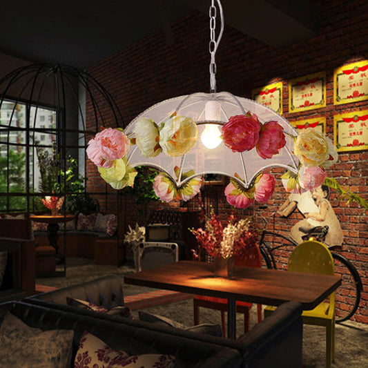 Suspension parapluie en PVC blanc avec décoration de fleurs artificielles suspendues - 1 lumière vieillie