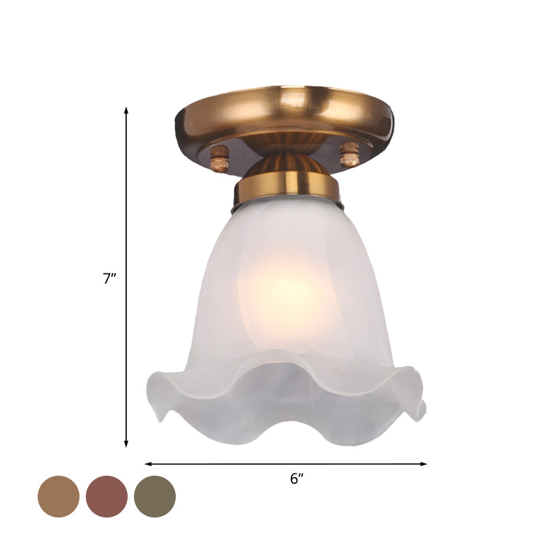 Plafonnier traditionnel festonné avec verre crème et 1 ampoule en bronze/laiton/cuivre