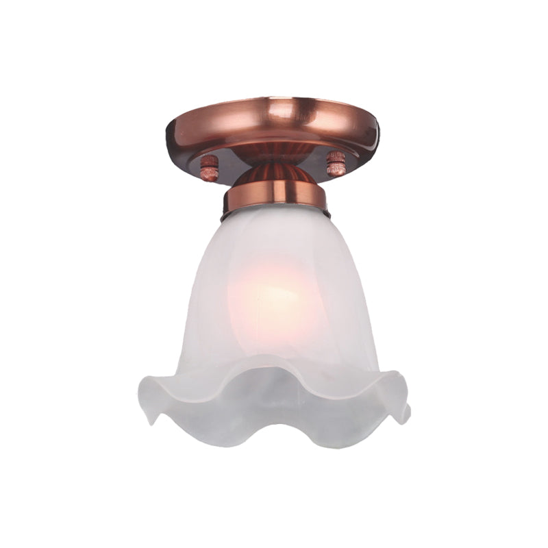 Plafonnier traditionnel festonné avec verre crème et 1 ampoule en bronze/laiton/cuivre