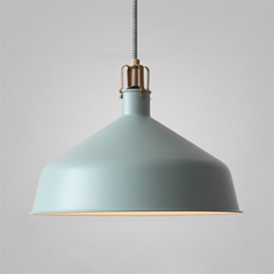 Suspension en métal de style industriel avec cordon réglable - 1 ampoule, largeur 8,5"/13", design bombé. Choisissez entre le gris ou le rose pour la salle à manger.