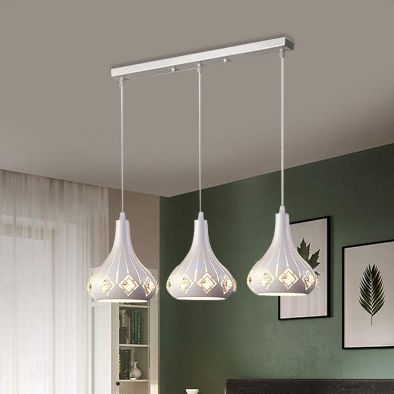 Suspension en grappe de fer avec 3 lumières en forme d'urne découpées au laser – Lampe à pendule de salle à manger blanche moderne