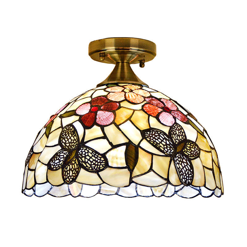 Plafonnier de cuisine encastré en laiton Tiffany avec abat-jour en coquillage à motif de fleur et de papillon