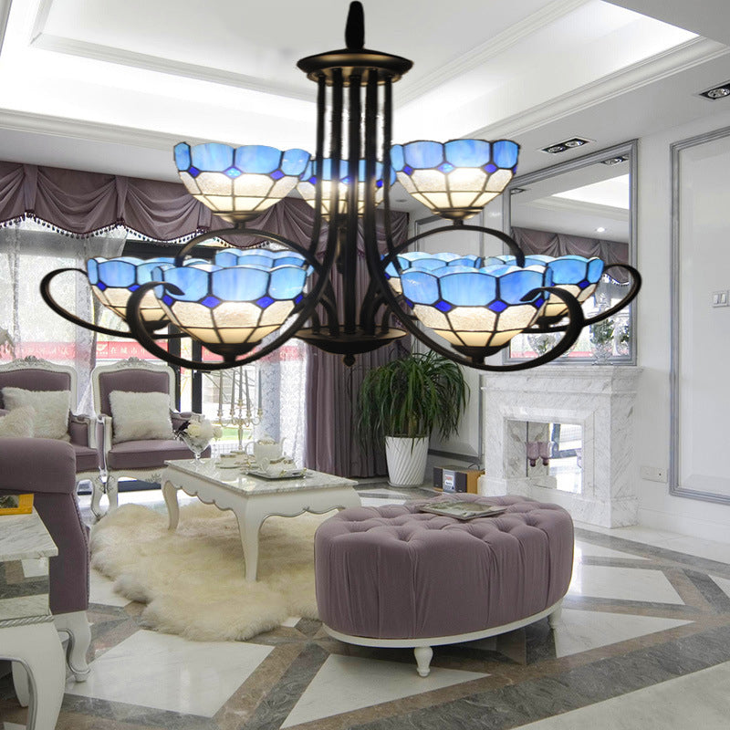 Lustre en verre bleu clair avec plusieurs bols en finition noire pour plafond de salon