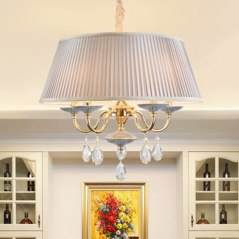Lustre suspendu minimaliste en tissu avec des gouttes de cristal