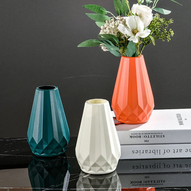 Vase en plastique d'inspiration nordique Zelda : simplicité élégante