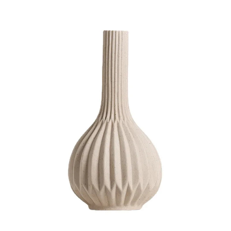 Vases en céramique blanche Oaklyn : l'élégance redéfinie