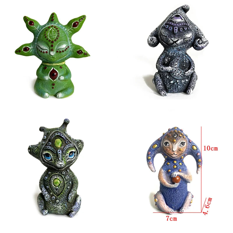 Delilah's Fantasyland Creatures Three Eyes Alien Sculpture