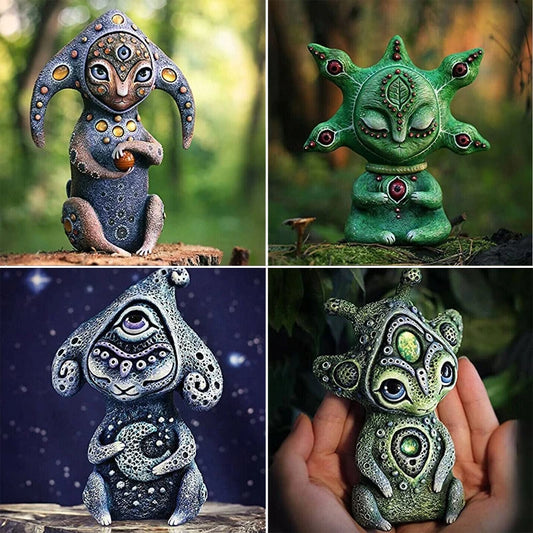 Delilah's Fantasyland Creatures Three Eyes Alien Sculpture