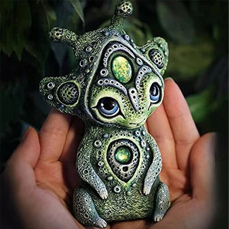 Delilah's Fantasyland Creatures Three Eyes Alien Sculpture
