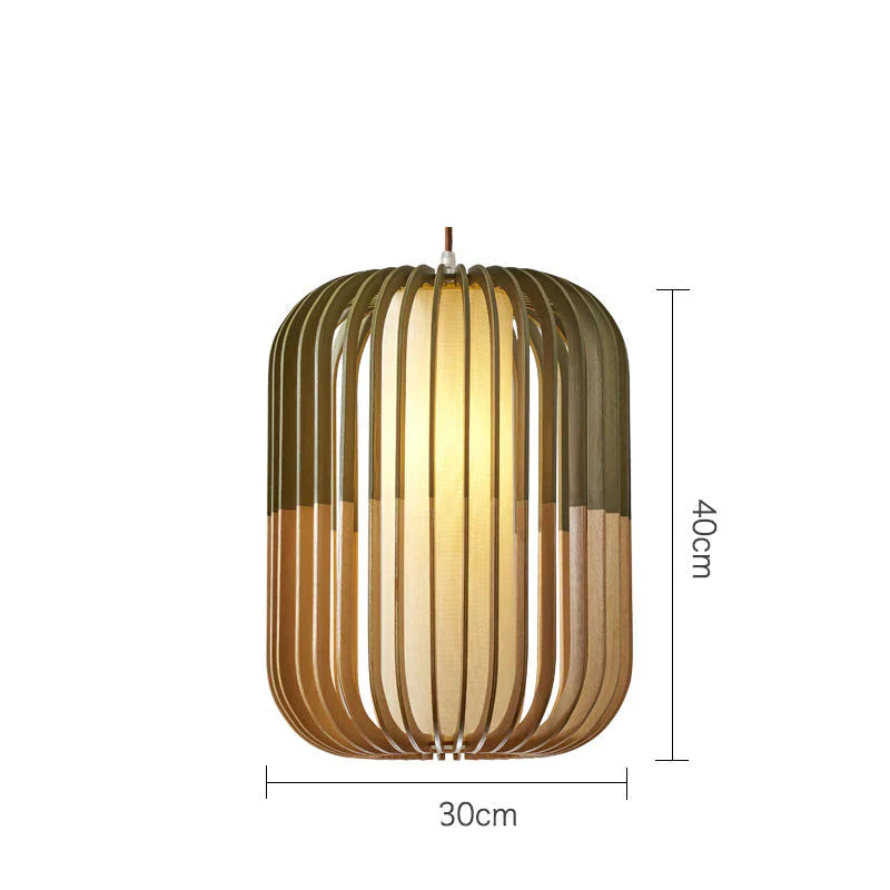 Suspension nordique en bois massif aux lignes linéaires simples